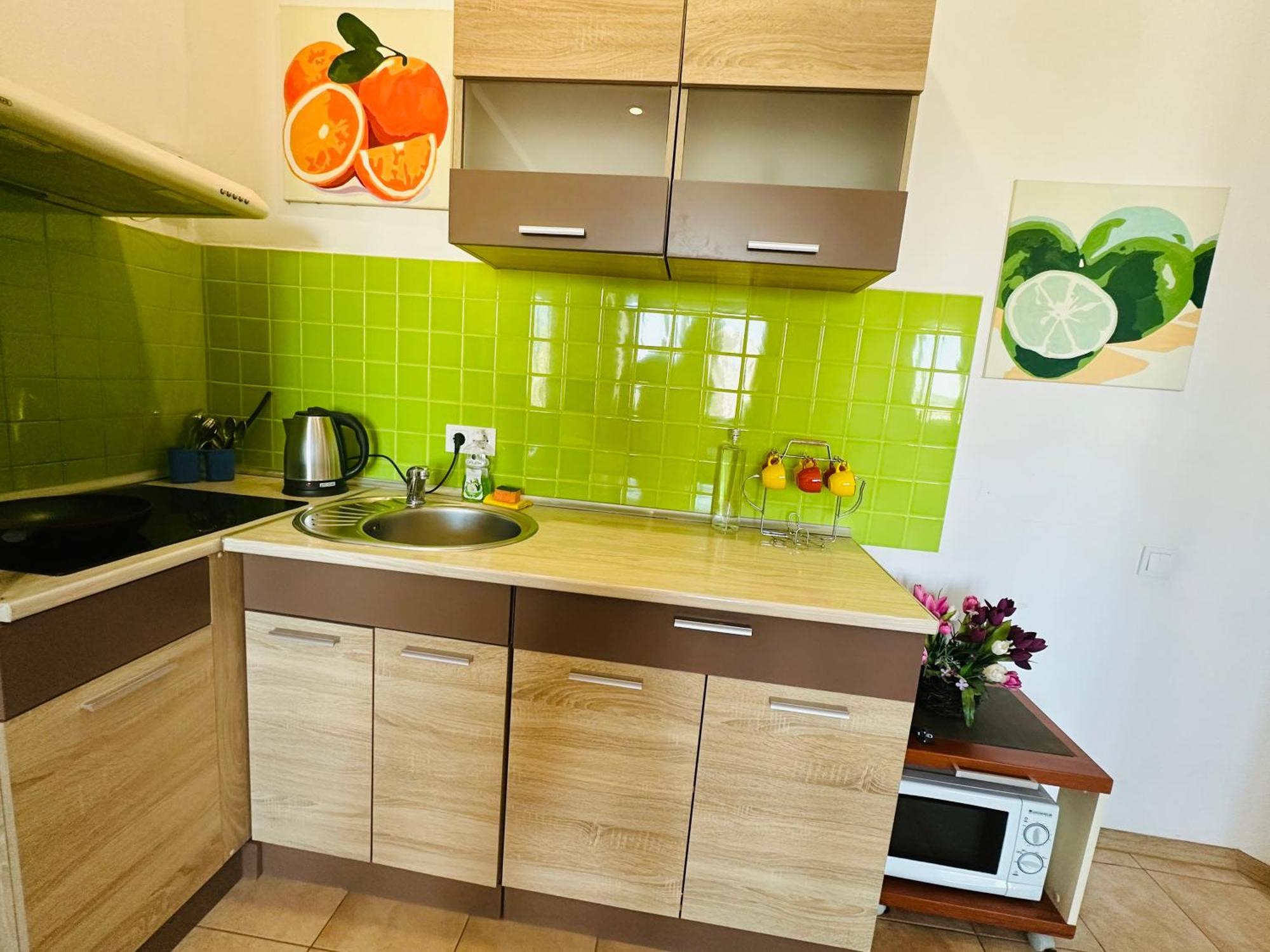 Apartments On Marshala Govorova Odessa Exterior foto